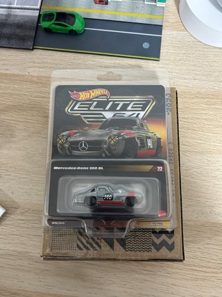 Hot Wheels Elite 64 Mercedes-Benz 300 SL