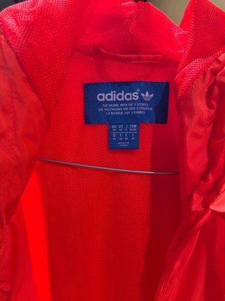 Chaqueta Adidas Roja con Rayas Blancas