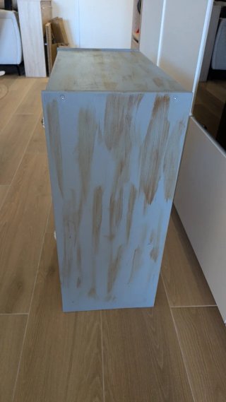 Cómoda vintage 3 cajones Ikea decorada a mano.