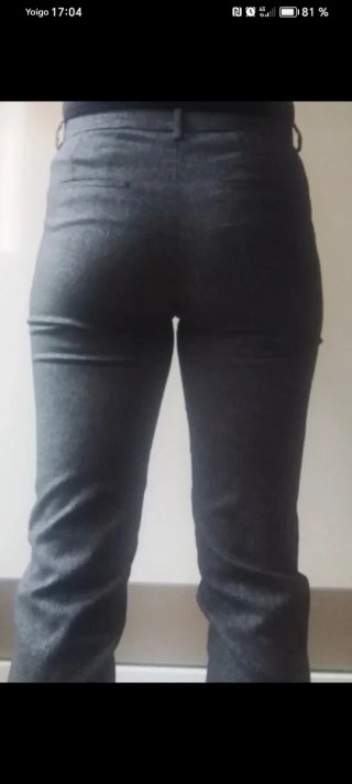 Pantalón gris