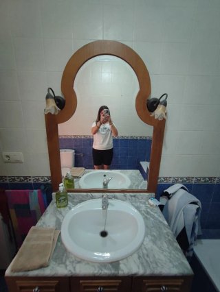 Mueble de baño madera y mármol