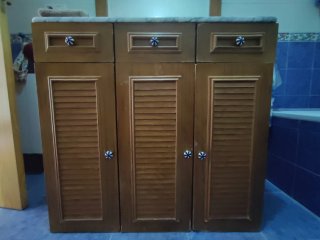 Mueble de baño madera y mármol