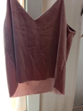 Top Bershka rosa terciopelo tirantes