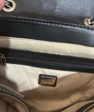 Bolso Guess Negro Acolchado Cadena