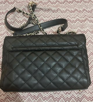 Bolso Guess Negro Acolchado Cadena