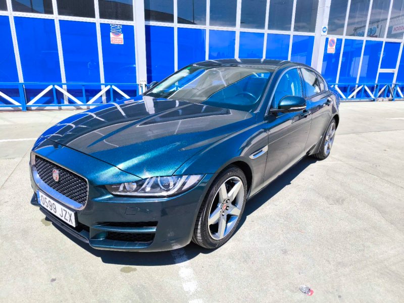 Jaguar XE 2017 - foto 1