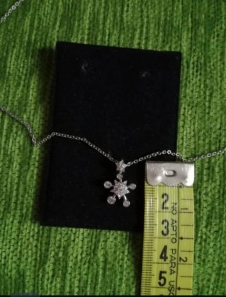 Collar "Swarovski". Sin usar