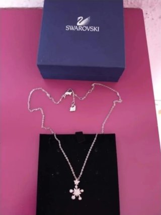 Collar "Swarovski". Sin usar