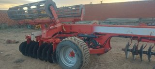 Grada de discos agrícola