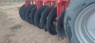 Grada de discos agrícola