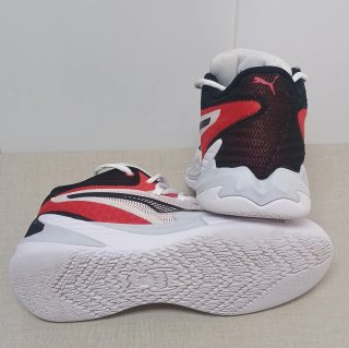 Zapatillas Baloncesto Puma Roja y Blanca