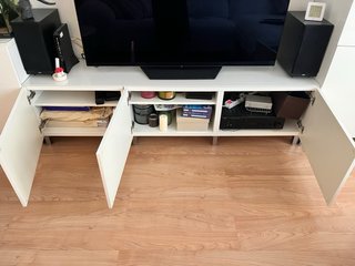Mueble de salón blanco Ikea modelo Bestå