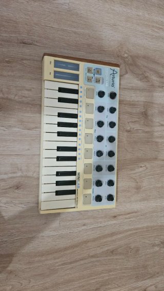 Teclado MIDI Arturia MiniLab Universal