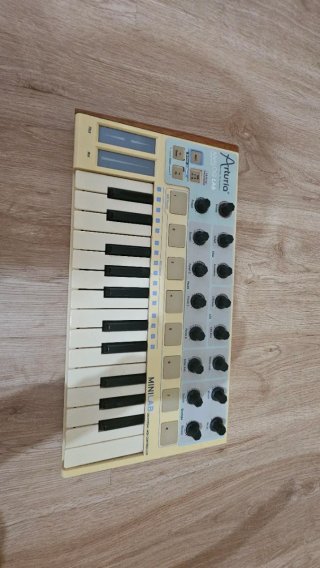 Teclado MIDI Arturia MiniLab Universal