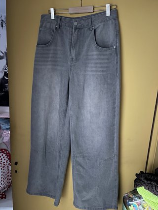 Pantalón vaquero ancho gris