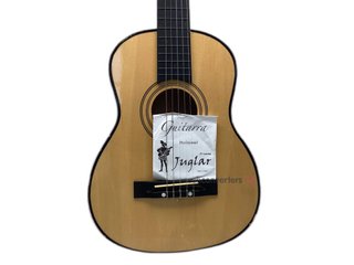 guitarra clasica no tiene no tiene
