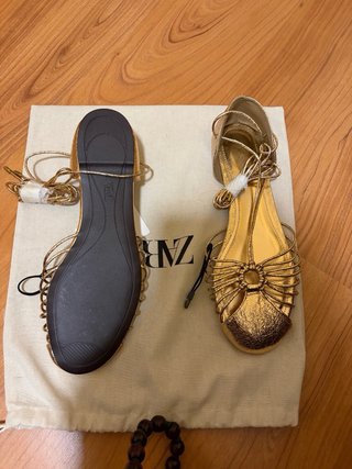 Bailarinas doradas Zara atadas T.38