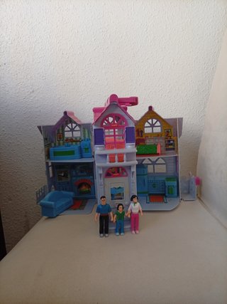 Casa de muñecas rosa y azul