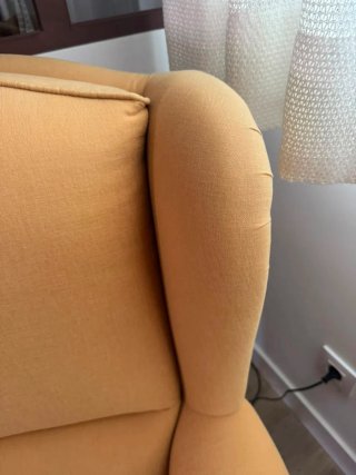 Butaca orejeras tela y madera.
