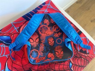 Mochila y Toalla Spiderman + REGALO toalla minions