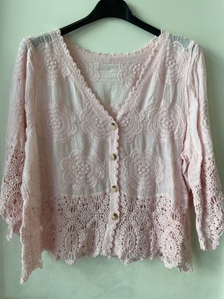 Jersey rosa con encaje
