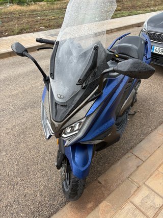 Kymco AK550 Maxi Scooter Azul