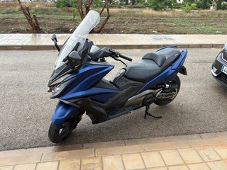 Kymco AK550 Maxi Scooter Azul