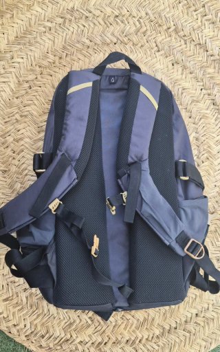 Mochila Quechua NH550 30L c/ compartimento isoterm