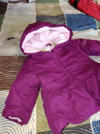 Chaqueta morada con capucha C&A