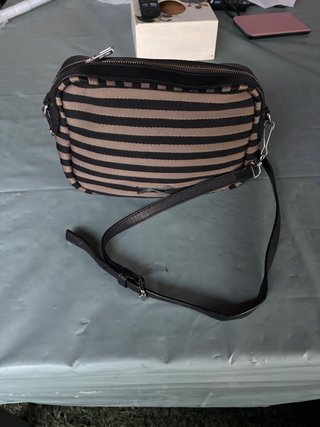 Bolso Bimba y Lola Rayas Beige y Negro
