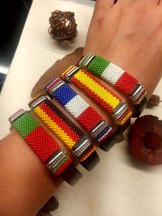 Pulsera Bandera de España - Cuero y cuentas