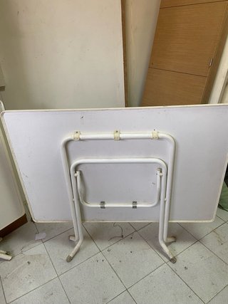 Tavolo pieghevole rettangolare bianco