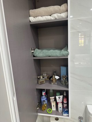 Armario de baño blanco