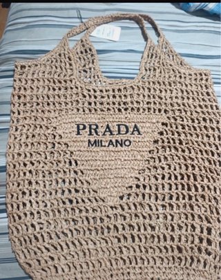 Bolsa de playa Prada beige