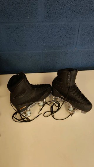 Patins em preto