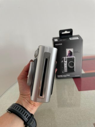 Cámara Fujifilm Instax Mini Evo Negra y Plateada