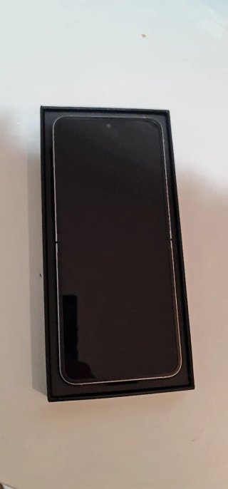 Samsung Galaxy Z Flip6 12GB 256GB