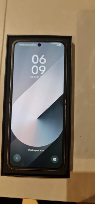 Samsung Galaxy Z Flip6 12GB 256GB