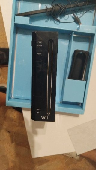 Wii  negra (precio negociable)