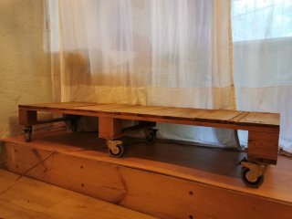 Mueble de madera palets con ruedas