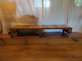 Mueble de madera palets con ruedas