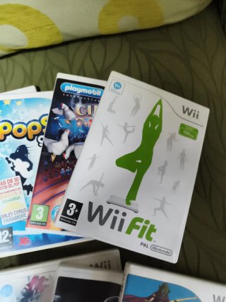 Juegos Wii o PS2:  Wii Fit, Dragon Ball, Angry...