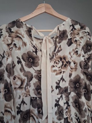 Vestido Seda Beige/Marrón Talla 2
