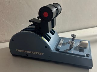 Thrustmaster TCA Quadrant A320 + Joystick