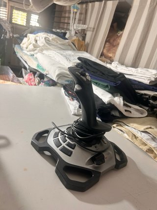 Thrustmaster TCA Quadrant A320 + Joystick