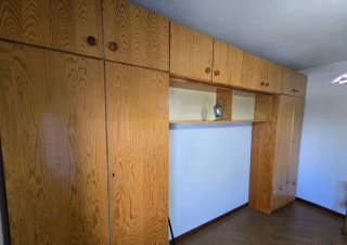 Armario de madera. GRAN CAPACIDAD