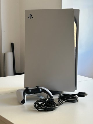 PlayStation 5 825GB – Funciona Mando y Cables