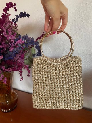 Bolso crochet dorado