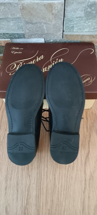 Zapatos Yowas niño comunión talla 32 negro