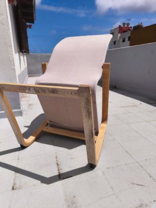 Mecedora Ikea beige y madera